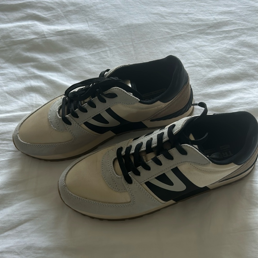 Ladies Tretorn shoes